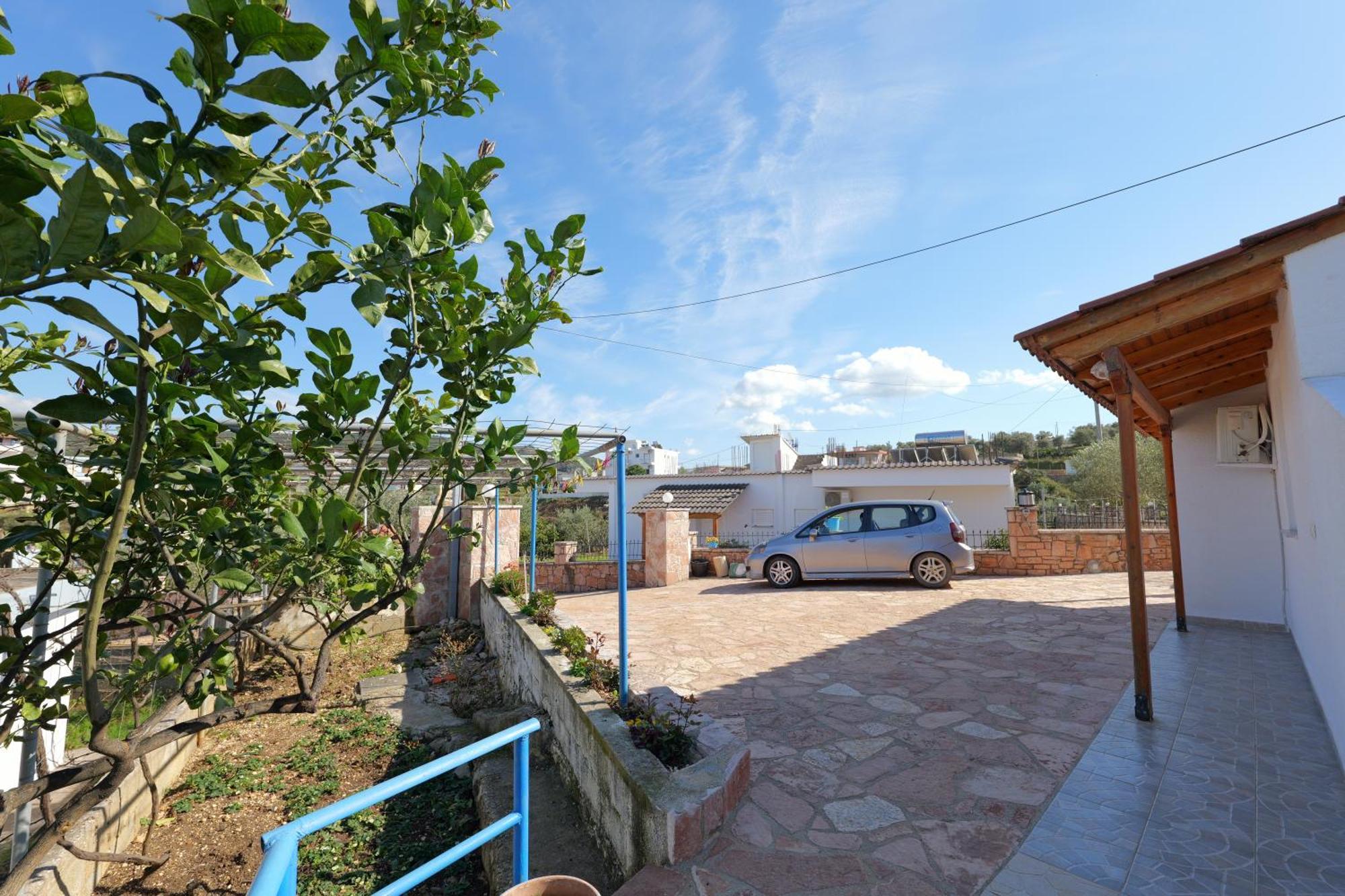 Guesthouse Blue Sky Ksamil Exterior photo