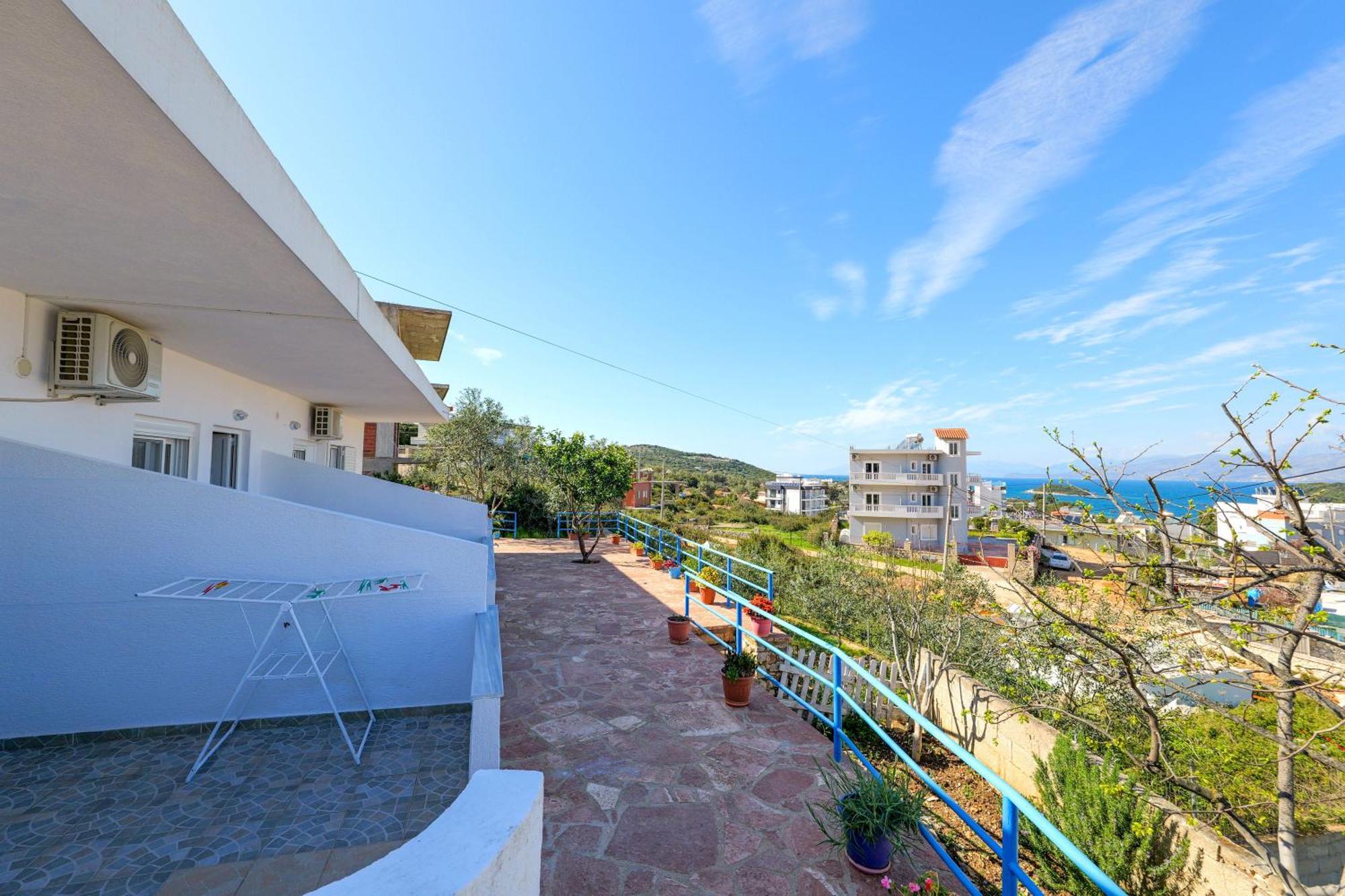 Guesthouse Blue Sky Ksamil Exterior photo