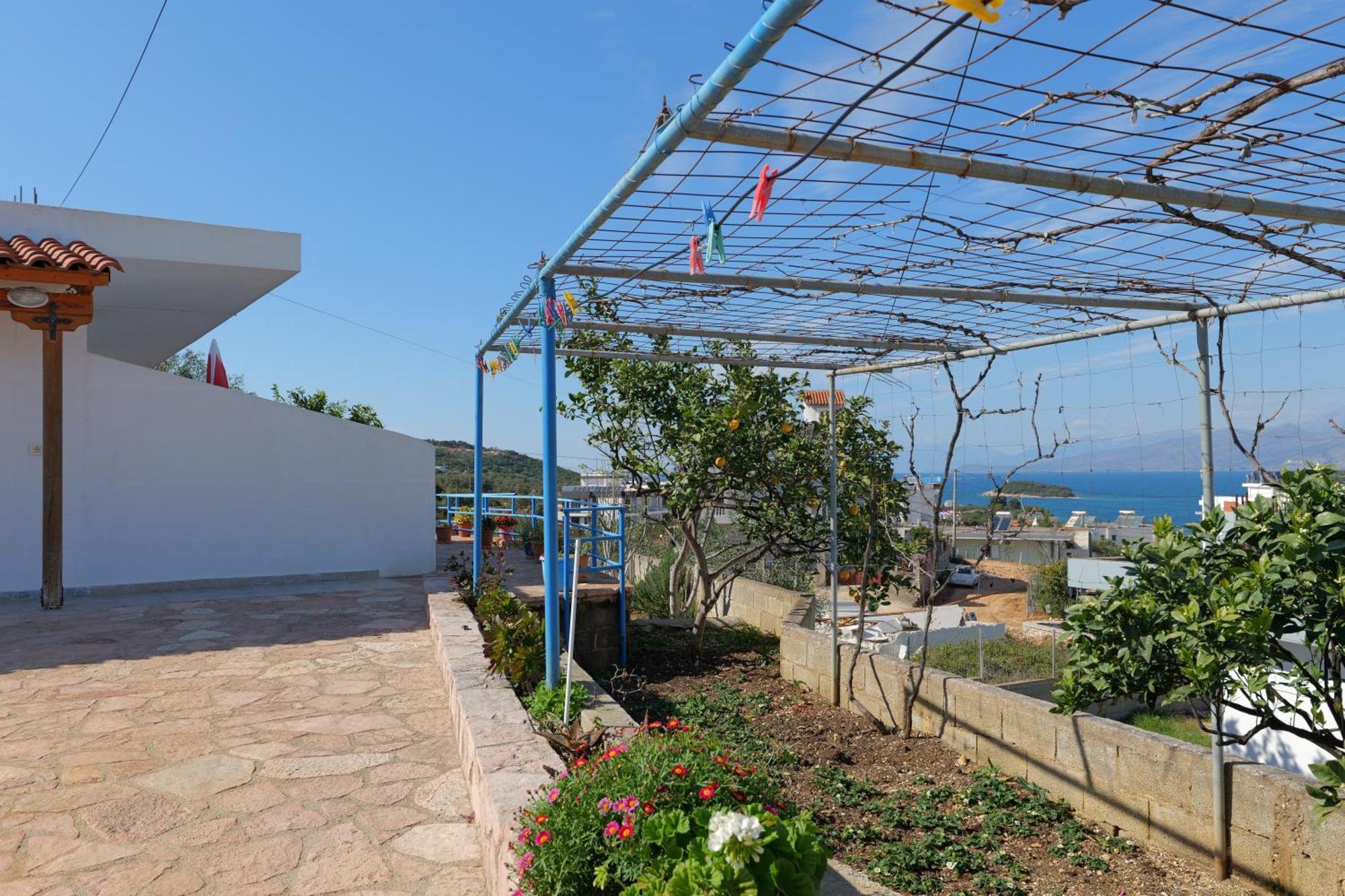 Guesthouse Blue Sky Ksamil Exterior photo